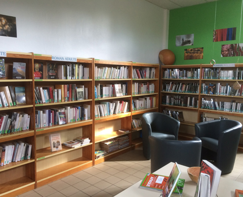 Photo de la bibliothèque municipale de Saint-Sulpice-la-Forêt.