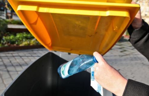 Bac à déchets recyclables métropolitain.