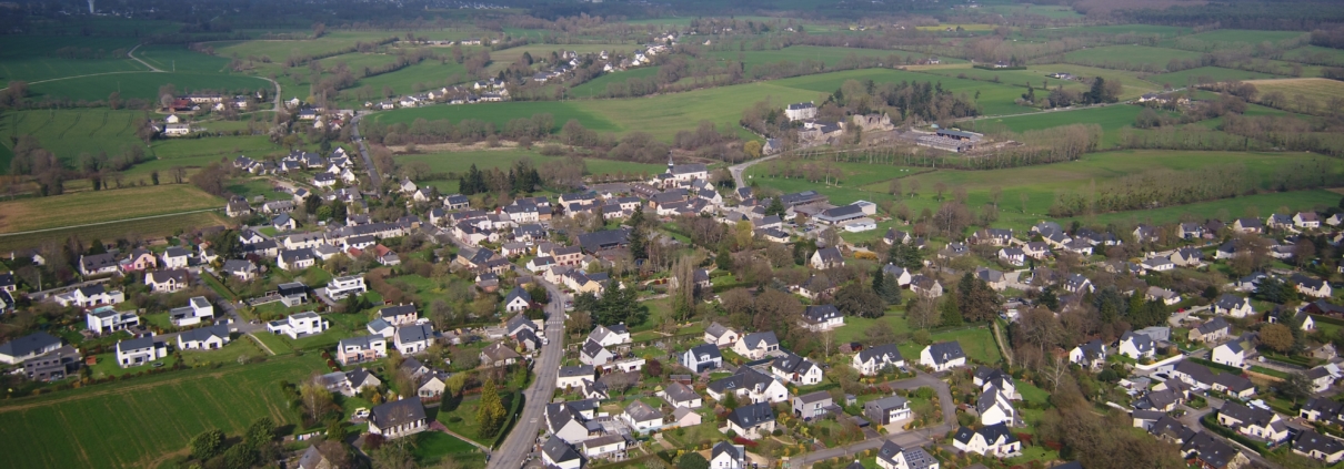 Photo aérienne de Saint-Sulpice-la-Forêt.